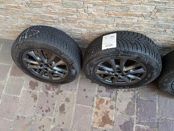 Set 4 Gomme invernali con cerchioni per Mazda-cx3