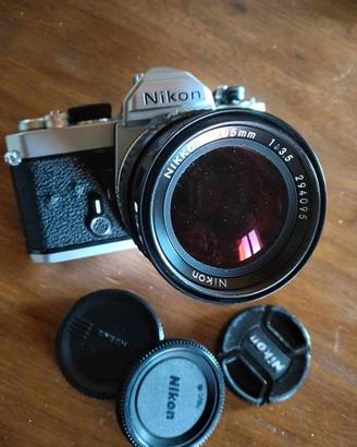 Nikon FM e obiettivo nikkor AI 135mm 3,5