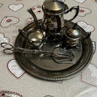ELEGANTE SERVIZIO DA TE/CAFFE IN SILVER PLATE