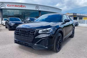 AUDI Q2 35 TDI S tronic Identity Black
