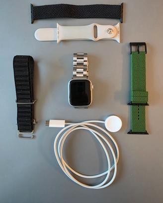 Apple Watch Series 8 45mm GPS Silver + 5 cinturini