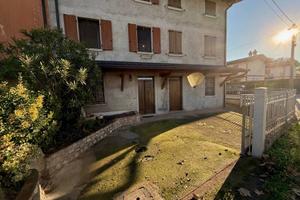 Splendida Bifamiliare immersa nella Campagna di Mo