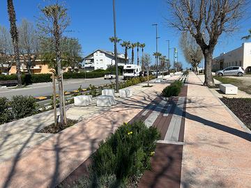 7-8 posti, fronte mare, 2 bagni, aria condizionata