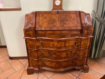 Mobile antico Bureau in noce