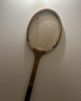 racchetta vintage in legno per tennis