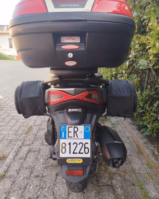 Kymco XTown 300 scooter con vari optional