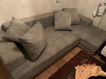 Divano angolare grigio