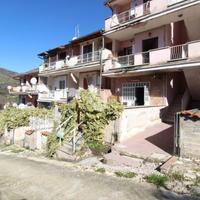 2 LOCALI A SCANDRIGLIA