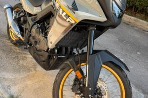 Honda Transalp 750 anno 2025 solo 3.000km