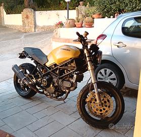 Ducati Monster 900