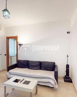 Ampio bicolare con balcone senza spese condominial