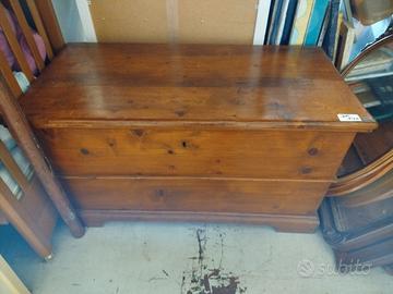 Cassapanca in legno colore miele inizio '900