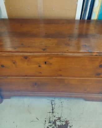 Cassapanca in legno colore miele inizio '900