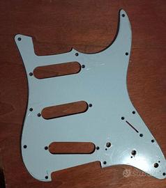 Pickguard/battipenna stile stratocaster bianco