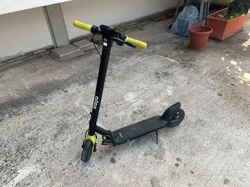 Monopattino elettrico Nilox M1