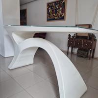 Tavolo moderno in legno vetroresina e vetro