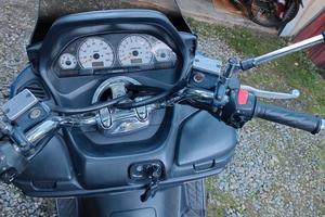 Suzuki AN Burgman 400 - 2005
