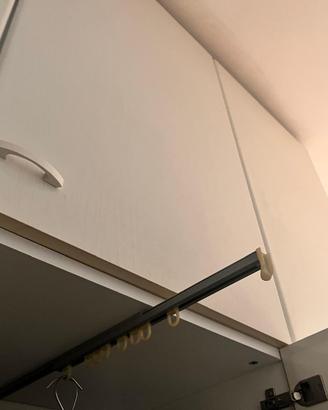 Armadio a parete componibile, moduli da 60 cm.