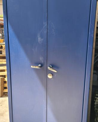 armadio blindato e cassettiera porta disegni 