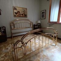 Letto matrimoniale in ottone
