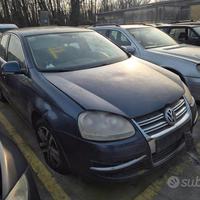 Volkswagen Jetta 2006 Demolita - Per Ricambi
