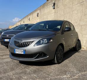 Lancia Ypsilon 1.0 FireFly 5 porte S&S Hybrid Silv