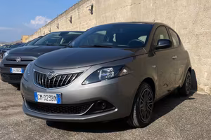 Lancia Ypsilon 1.0 FireFly 5 porte S&S Hybrid Silv