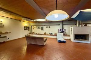 Immobile di 500 m² con più di 5 locali a Rignano s