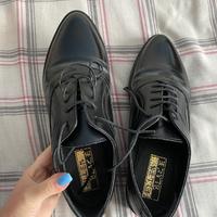 Scarpe pelle piatte stringate con lacci