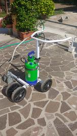 Macchina per la tracciatura campi da calcio