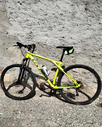 Mountain bike GT Carisma