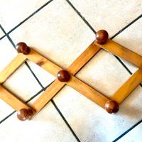 Appendiabiti in legno