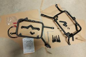 staffe per valigie moto Guzzi v85tt 