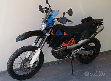 ktm 690 enduro R patente A2
