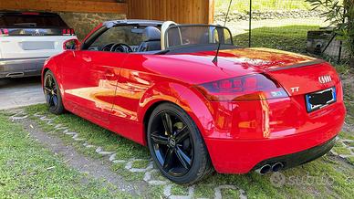 AUDI TT