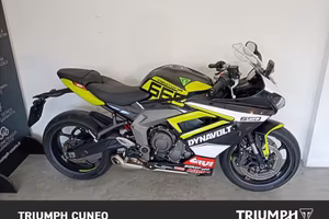 TRIUMPH Daytona 660 Sapphire Black Abs