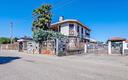villa-bifamiliare-con-capannone-zona-tranquilla-