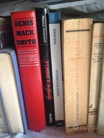 Fascismo, duce, vari libri