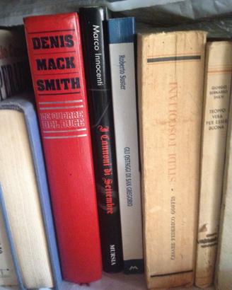 Fascismo, duce, vari libri
