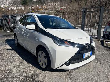 Toyota Aygo 1.0 VVT-i 69 CV 5 porte x-business