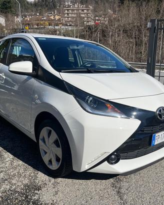Toyota Aygo 1.0 VVT-i 69 CV 5 porte x-business
