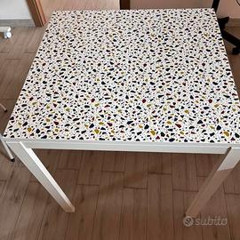 Tavolo quadrato Ikea