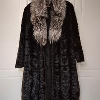 Cappotto in pelliccia nero
