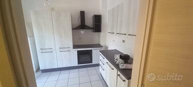 mobilia e oggettistica 