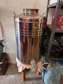 Fusto in acciaio inox con rubinetto