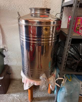 Fusto in acciaio inox con rubinetto