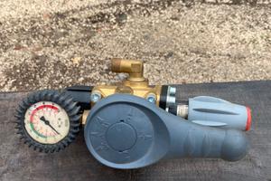 Regolatore pressione atomizzatore