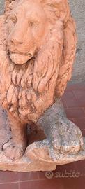 Leoni in terra cotta