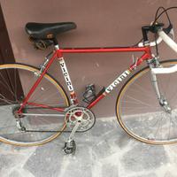 bici da corsa vintage vicini