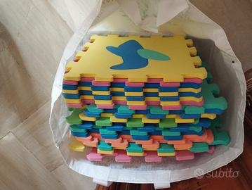 tappeto puzzle colorato 